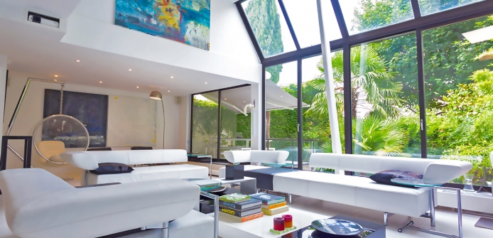 Villa Alesia Upscale Paris Luxury Apartment in Montparnasse  - Living Room with Access to Japanese Garden